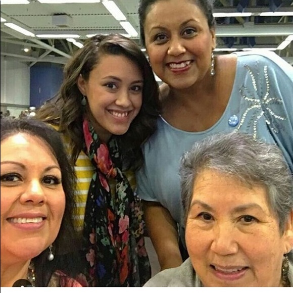 Meet your Posher, Veronica - Picture 2 of 8